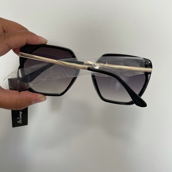 SOLD NWT quay Australia VIP Sunglasses - Picture 2 of 3